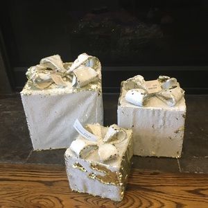 🎄 decor - gold/white flip sequin gift boxes
